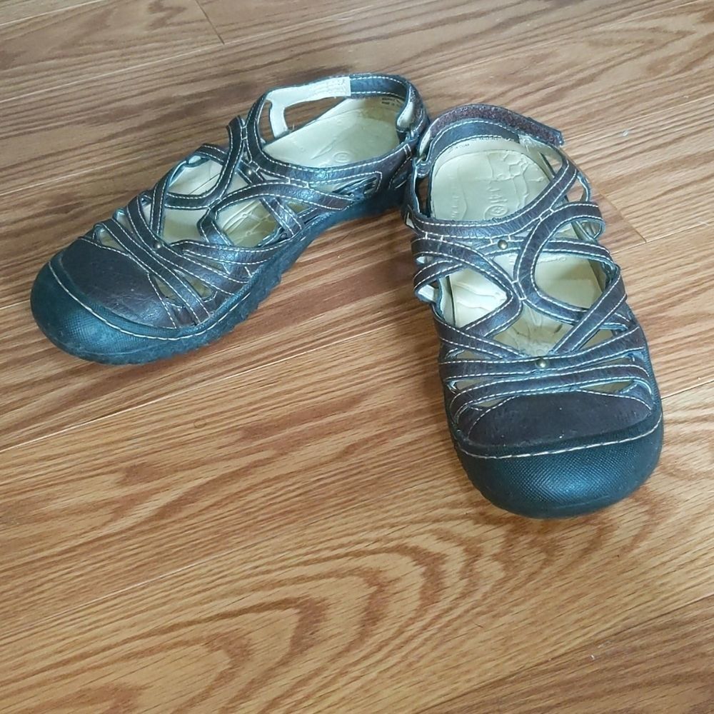 J-41 brown vegan sandals Sz 8.5